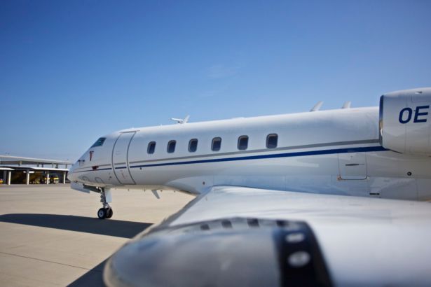 Challenger 300