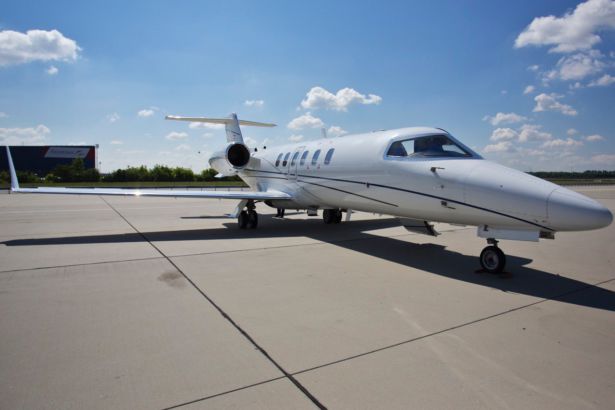 Learjet 40