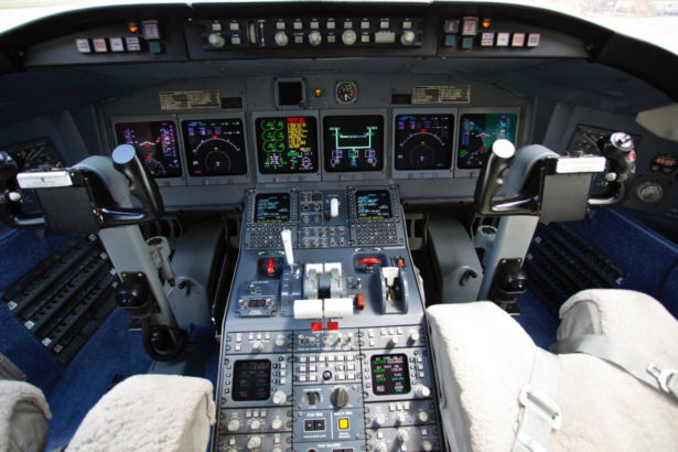 Challenger 604