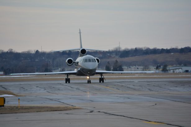 Falcon 900B