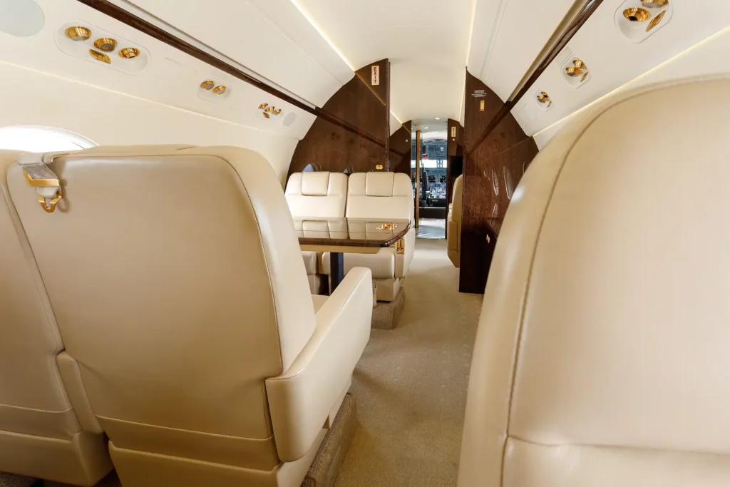Gulfstream-g550-interior-mid-cabin